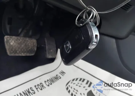 2023 Honda Pilot Awd Ex-L 8 Passenger z USA, uszkodzony, nr VIN 5FNYG1H46PB010457